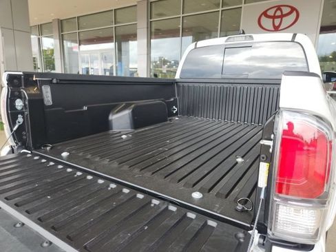 Used 2023 Toyota Tacoma TRD Sport AWD/4WD image 13