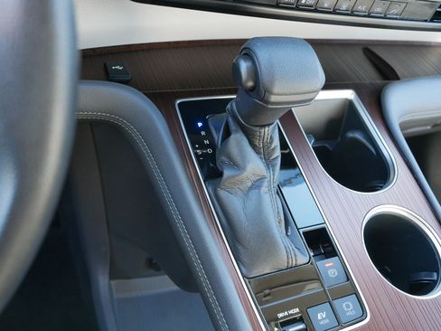 Used 2021 Toyota Sienna LE image 24