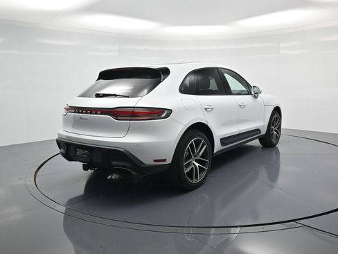 Used 2026 Porsche Macan AWD/4WD image 30