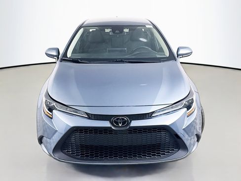 Used 2020 Toyota Corolla LE image 2