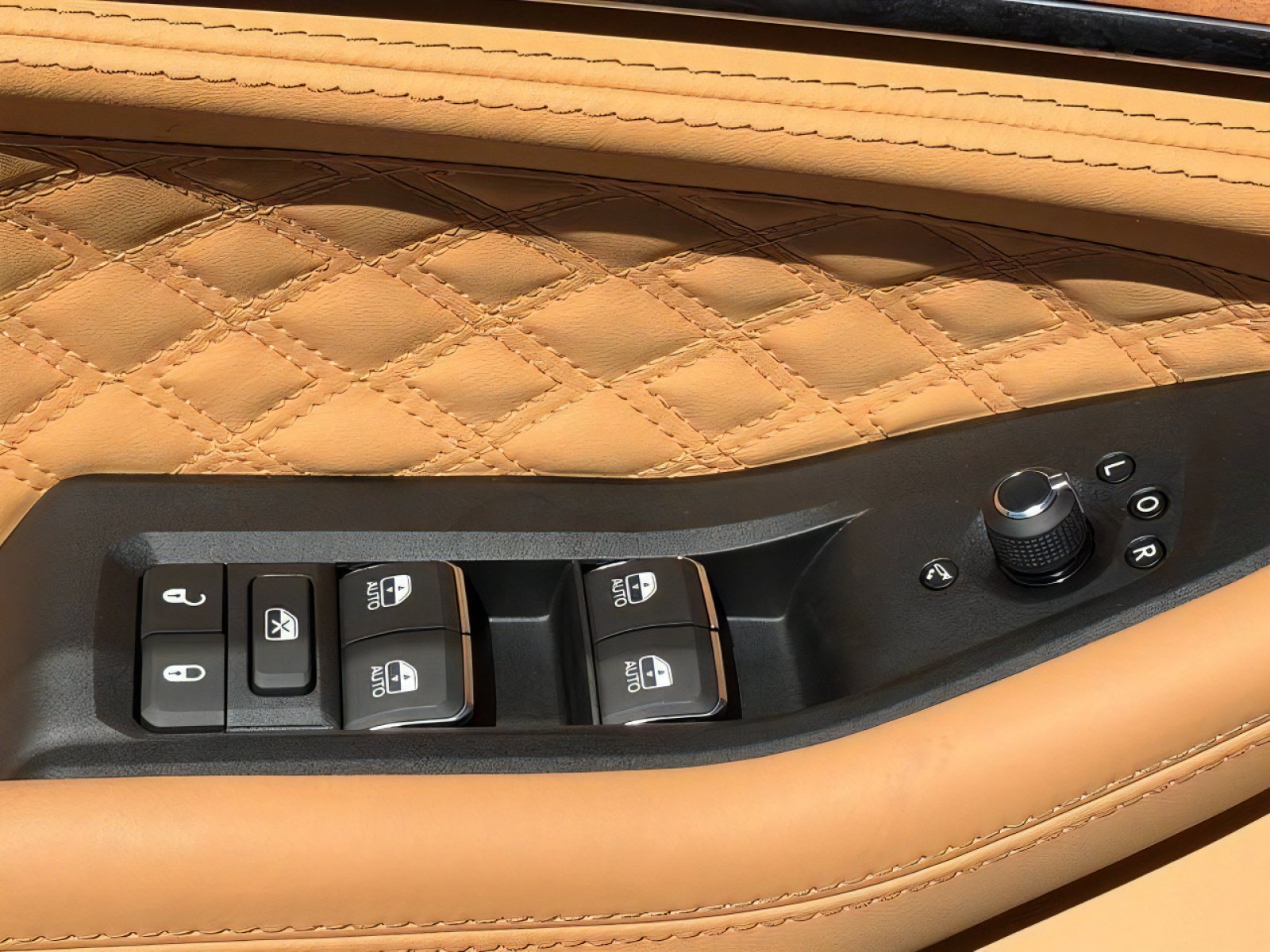 New 2027 Jeep Grand Cherokee Summit AWD/4WD image 16