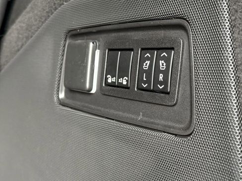 Certified 2022 Cadillac Escalade Luxury image 37