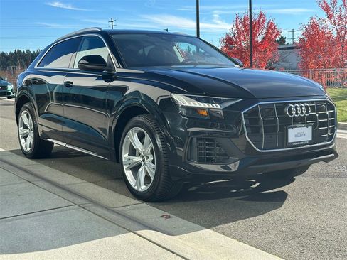 Used 2023 Audi Q8 Premium Plus w/ Premium Plus Package image 7