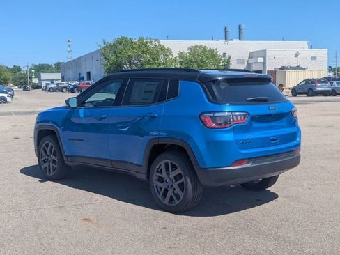 New 2026 Jeep Compass Limited w/ Sun, Sound & Navigation Group AWD/4WD image 5