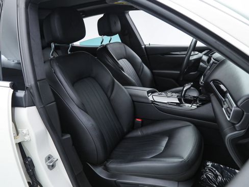 Certified 2023 Maserati Levante GT image 12