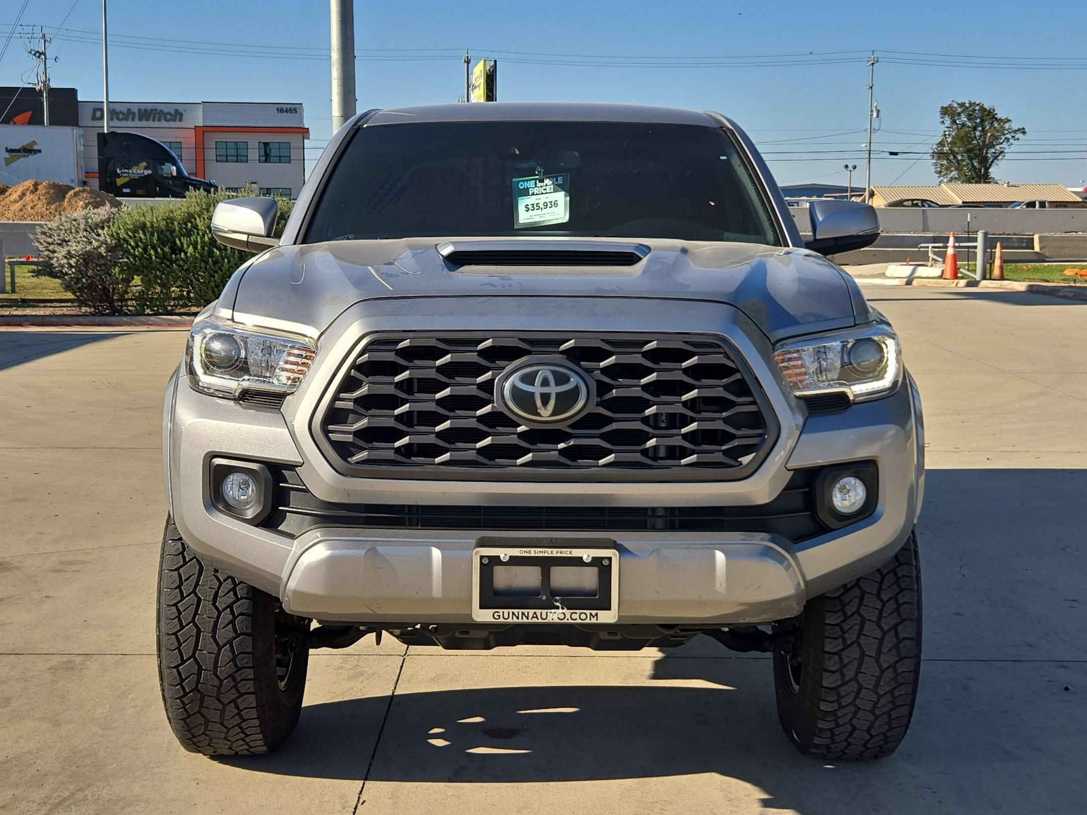 Used 2021 Toyota Tacoma TRD Sport w/ Technology Package AWD/4WD image 8