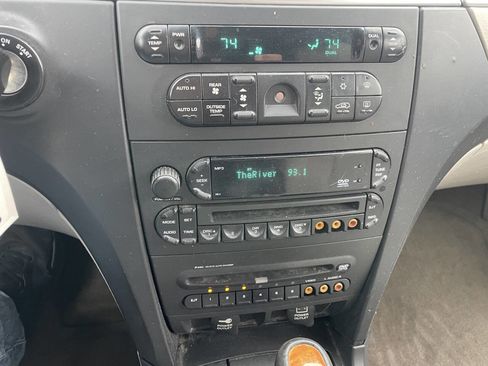 Used 2007 Chrysler Pacifica Limited image 22