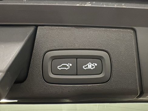 New 2026 Volvo XC60 B5 Ultra w/ Protection Package Premier image 30