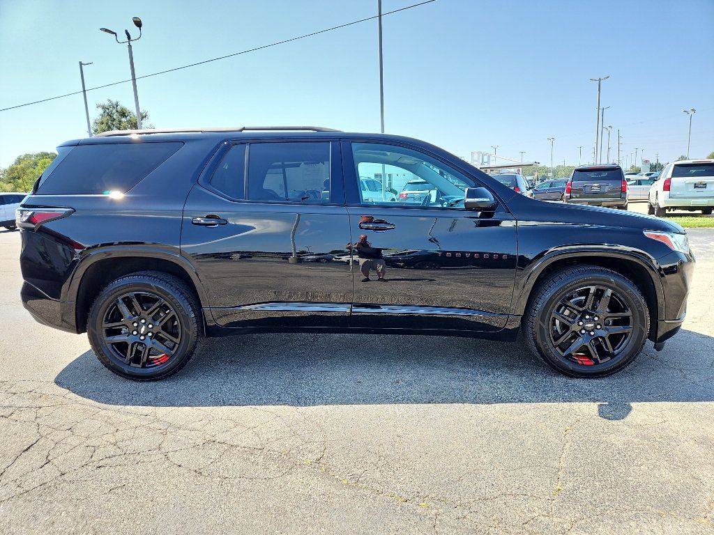 Used 2021 Chevrolet Traverse Premier w/ Redline Edition AWD/4WD image 5
