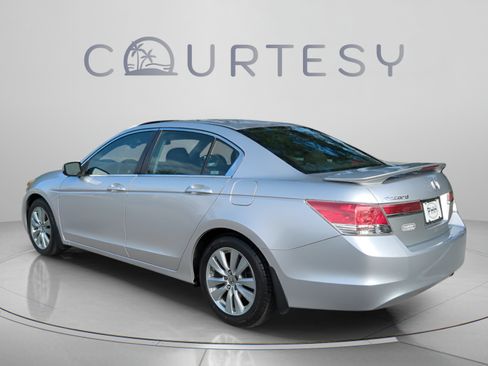 Used 2011 Honda Accord EX image 5