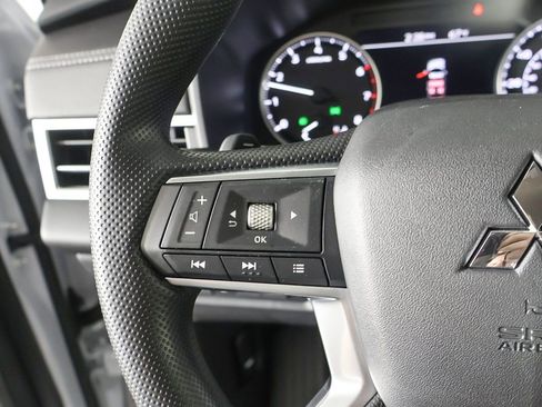 New 2026 Mitsubishi Outlander ES FWD image 40