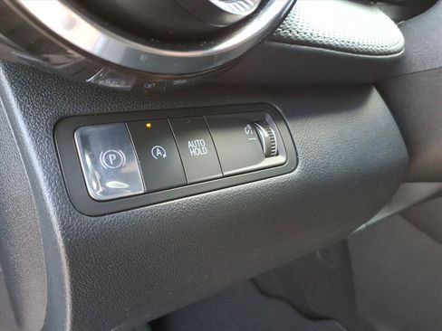 Used 2026 Chevrolet Equinox LT FWD image 22