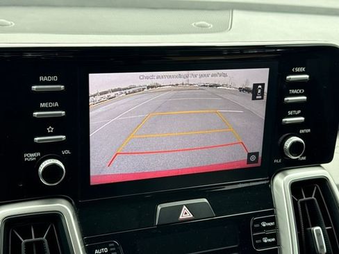 Used 2021 Kia Sorento S image 31