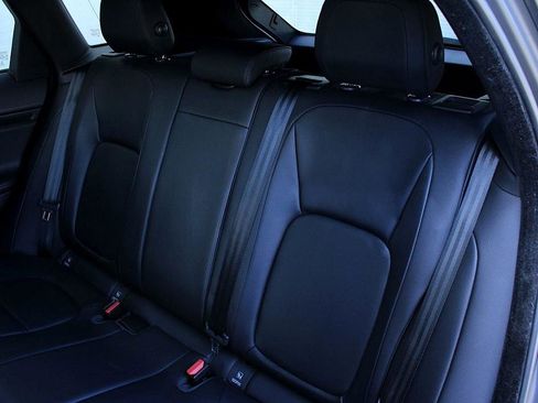 Used 2017 Jaguar F-PACE Premium image 13