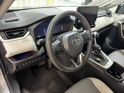 Used 2025 Toyota RAV4 Limited w/ Advanced Technology Package AWD/4WD image 9