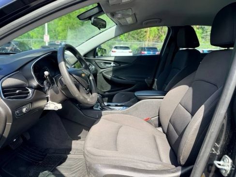 Used 2019 Chevrolet Malibu LT FWD image 6