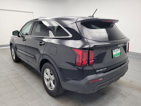Used 2023 Kia Sorento LX image 5