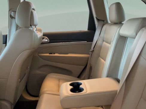 Used 2020 Jeep Grand Cherokee Limited RWD image 29