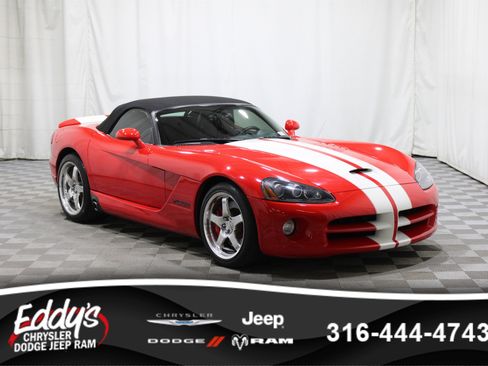 Used 2004 Dodge Viper SRT-10 image 1