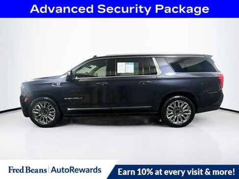 Used 2023 GMC Yukon XL Denali Ultimate AWD/4WD image 5