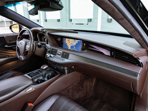 Used 2019 Lexus LS 500 500 Base image 23