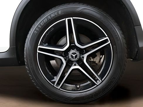 Used 2021 Mercedes-Benz GLC 300 4MATIC image 31