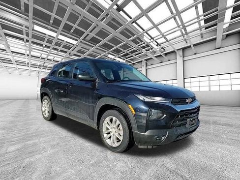 Used 2021 Chevrolet TrailBlazer LS image 1