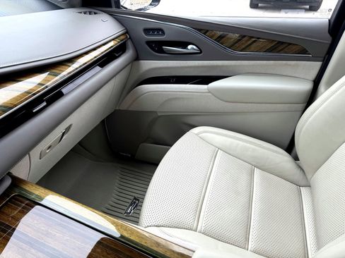 Used 2021 Cadillac Escalade Premium Luxury Platinum image 41