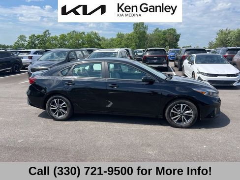 Used 2022 Kia Forte LXS FWD image 4
