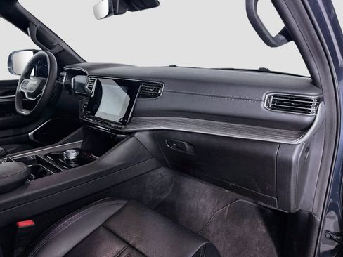 Used 2024 Jeep Wagoneer Series II w/ Flexible Seating Group RWD image 30