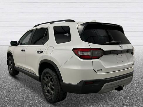 New 2025 Honda Pilot TrailSport image 3