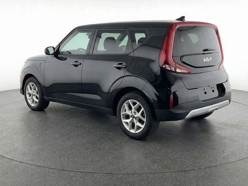 Used 2025 Kia Soul LX w/ LX Technology Package FWD image 6