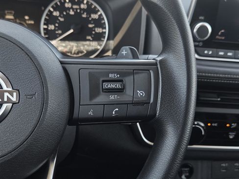 Used 2024 Nissan Rogue S image 15