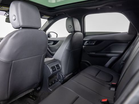 Used 2018 Jaguar F-PACE Premium AWD/4WD image 18