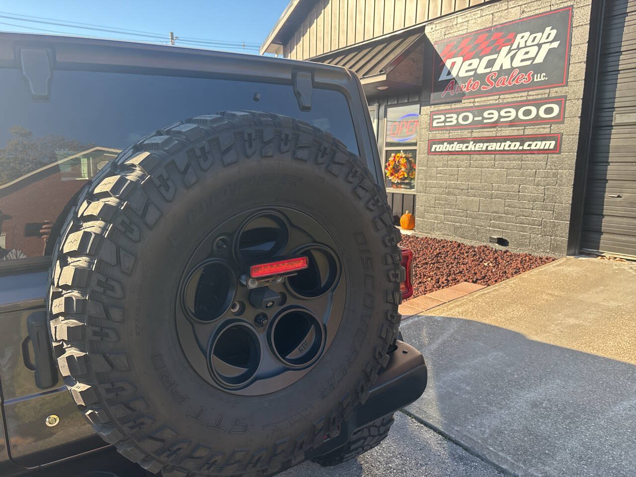 Used 2018 Jeep Wrangler Rubicon w/ Steel Bumper Group AWD/4WD image 8