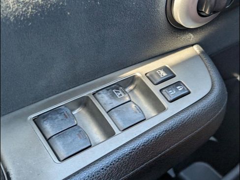 Used 2010 Nissan Versa 1.8 S w/ PWR Plus Pkg image 11