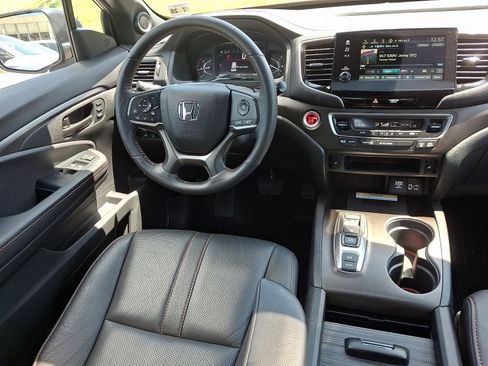 Certified 2023 Honda Passport TrailSport image 14