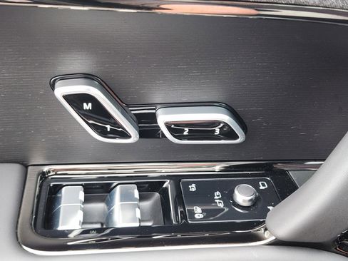 New 2026 Land Rover Range Rover Sport Dynamic SE AWD/4WD image 17