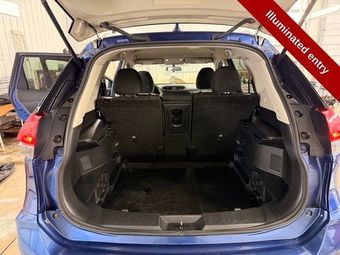 Used 2018 Nissan Rogue SV image 26