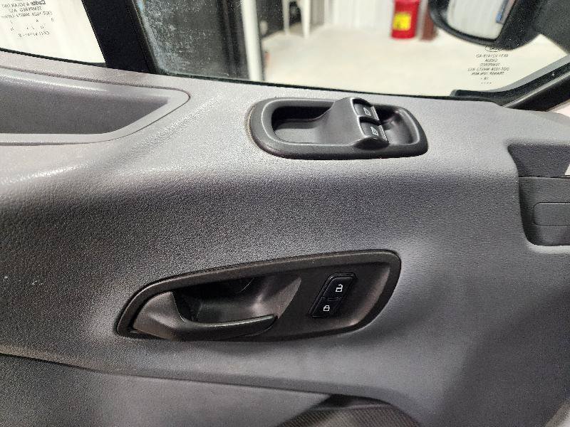Used 2019 Ford Transit 250 138 RWD image 9