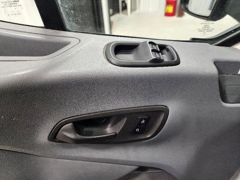 Used 2019 Ford Transit 250 138 RWD image 9