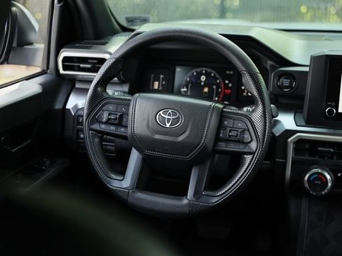 Used 2025 Toyota Tacoma SR5 AWD/4WD image 28