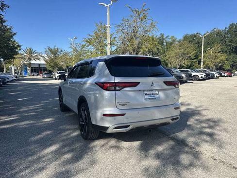 Used 2024 Mitsubishi Outlander SE FWD image 4