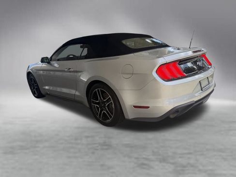 Used 2018 Ford Mustang Premium RWD image 4