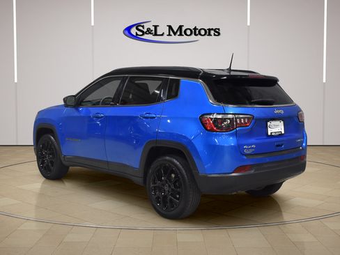 Used 2025 Jeep Compass Limited AWD/4WD image 5