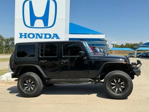 Used 2015 Jeep Wrangler Unlimited Sport w/ Quick Order Package 24S AWD/4WD image 2