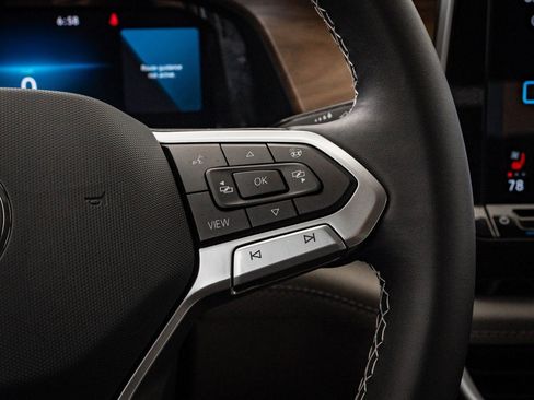 Used 2024 Volkswagen Atlas SE image 27