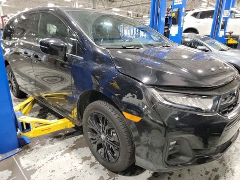 Used 2025 Honda Odyssey Sport-L image 3