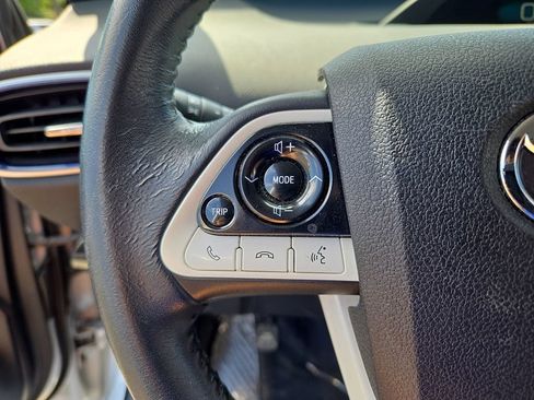 Used 2016 Toyota Prius Four Touring w/ Premium Convenience Package FWD image 21