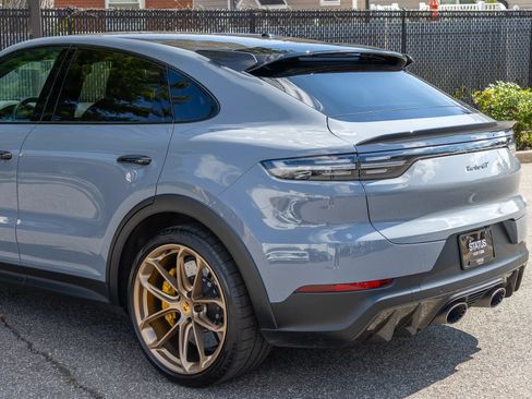 Used 2023 Porsche Cayenne Turbo GT AWD/4WD image 34
